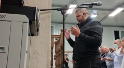 فيديو: دعاء بصوت الشاب مصعب أبو زيد من يافا